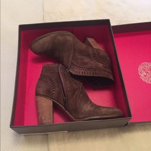 Vince camuto booties felled coco brown 7.5